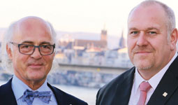 Klaus Endress (l) with incumbent CEO Matthias Altendorf.